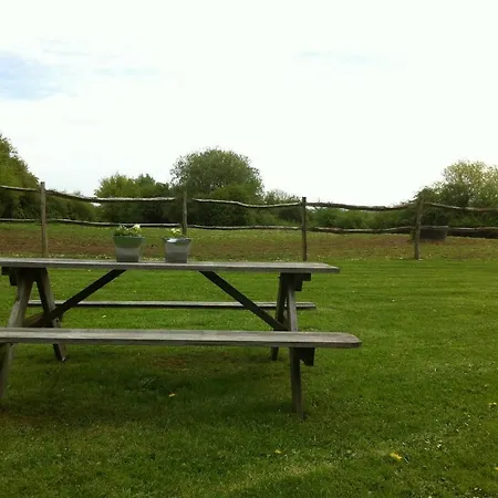 ゲストハウス La Maison Aux Pres