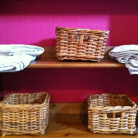 ゲストハウス La Maison Aux Pres 3*