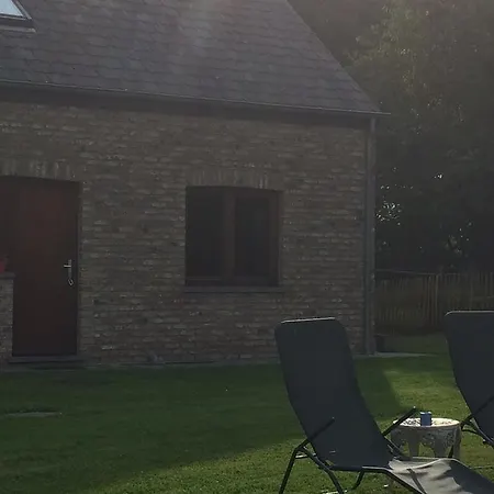 ゲストハウス La Maison Aux Pres