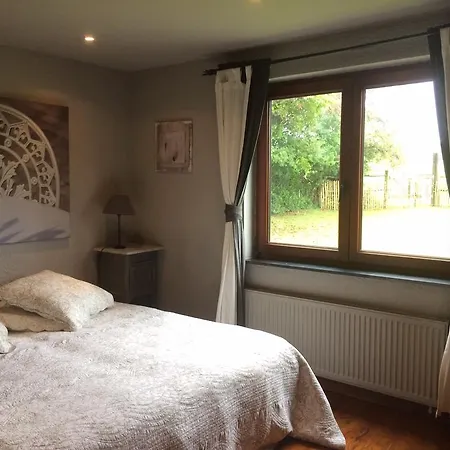 La Maison Aux Pres 3* デュルビュイ