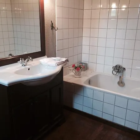 La Maison Aux Pres デュルビュイ